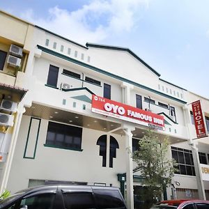 Oyo 764 Hotel Famous Inn